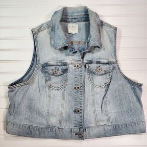 Torrid |‎ Cropped Sleeveless Denim Jacket Size 2